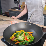 Lightweight cast iron honeycomb wok